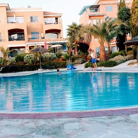 Remarkable 1-bed Limnaria Gardens *